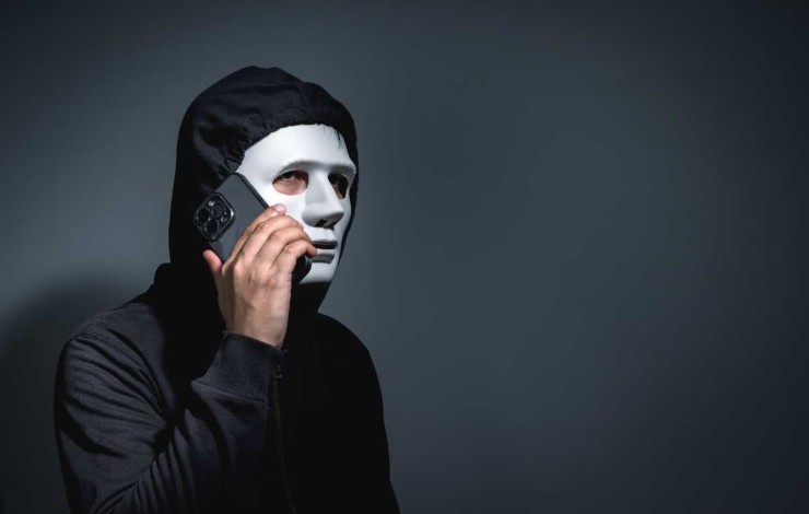 Uomo con maschera