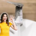 rubinetto con calcare e donna che fa ok