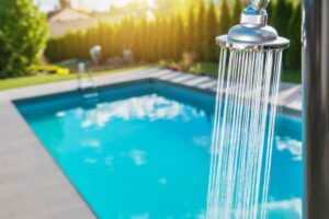 doccia in piscina